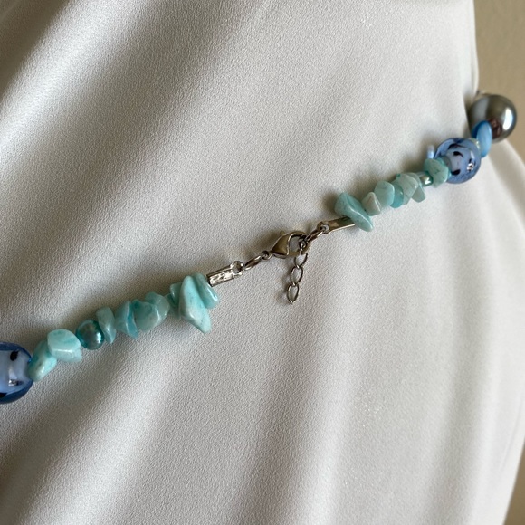 GORGEOUS glass bead and stone, turquoise colored 22” necklace - Picture 5 of 5